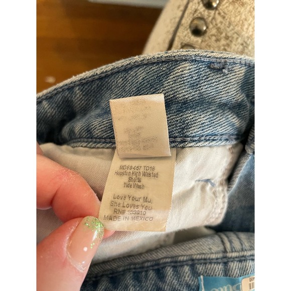 Show Me Your Mumu Blue Denim Button Fly Raw Edge Hem Cut-Off Shorts - Picture 6 of 7